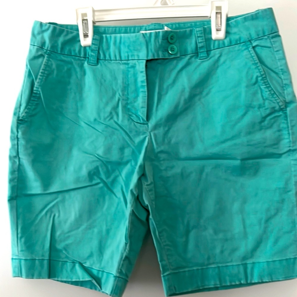 Vineyard Vines Bermuda Shorts EUC